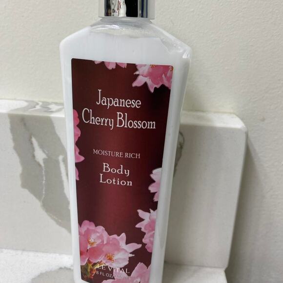 Other Other - Japanese cherry blossom lotion